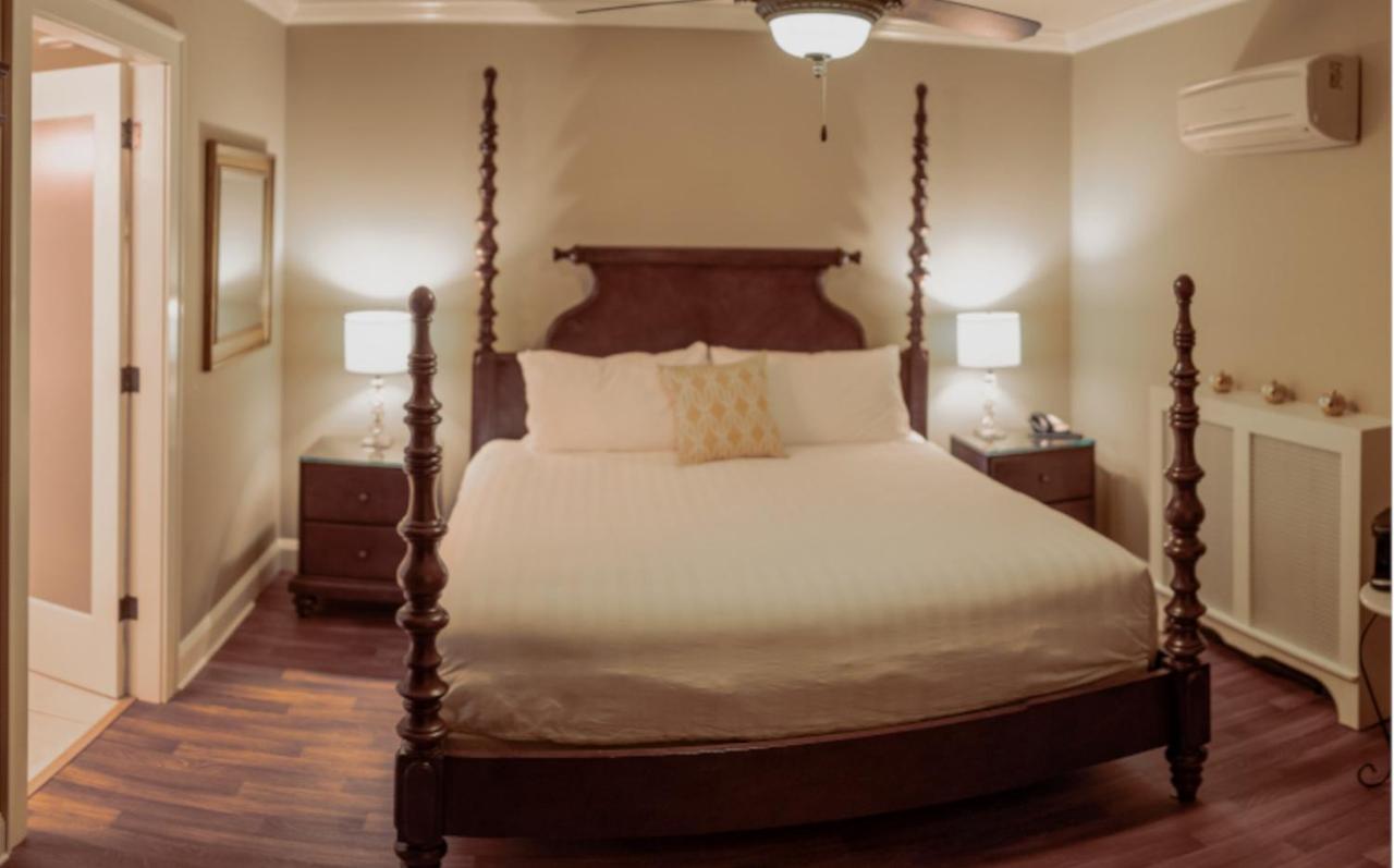 Crown Mansion Boutique Hotel & Villas Кваликум-Бич Экстерьер фото