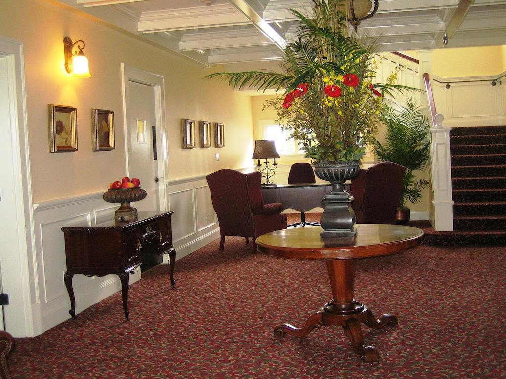 Crown Mansion Boutique Hotel & Villas Кваликум-Бич Экстерьер фото